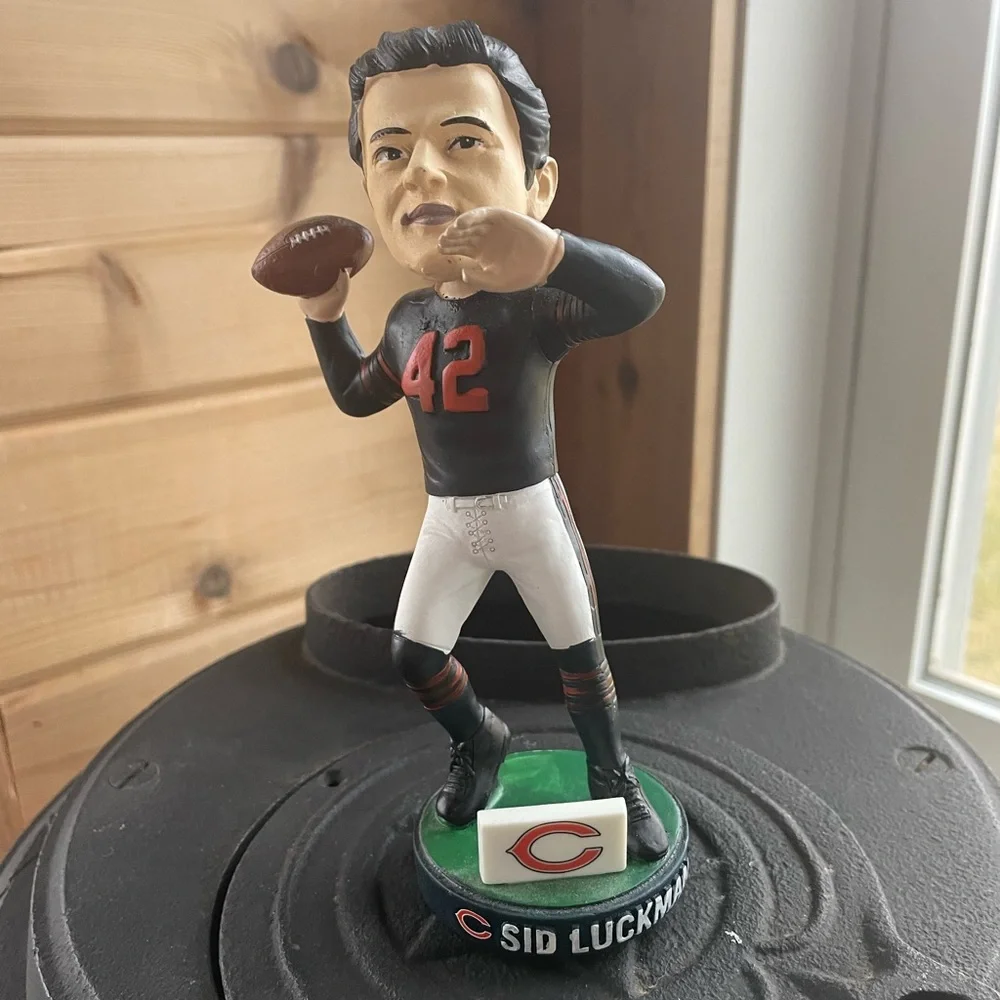 4 pc. Chicago Bears NFL Bobblehead Set - Picture 4 of 8